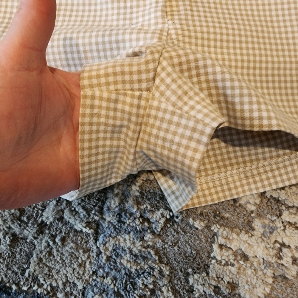 Pins and Needles gingham tan shorts. Size 4 - Picture 7 of 13